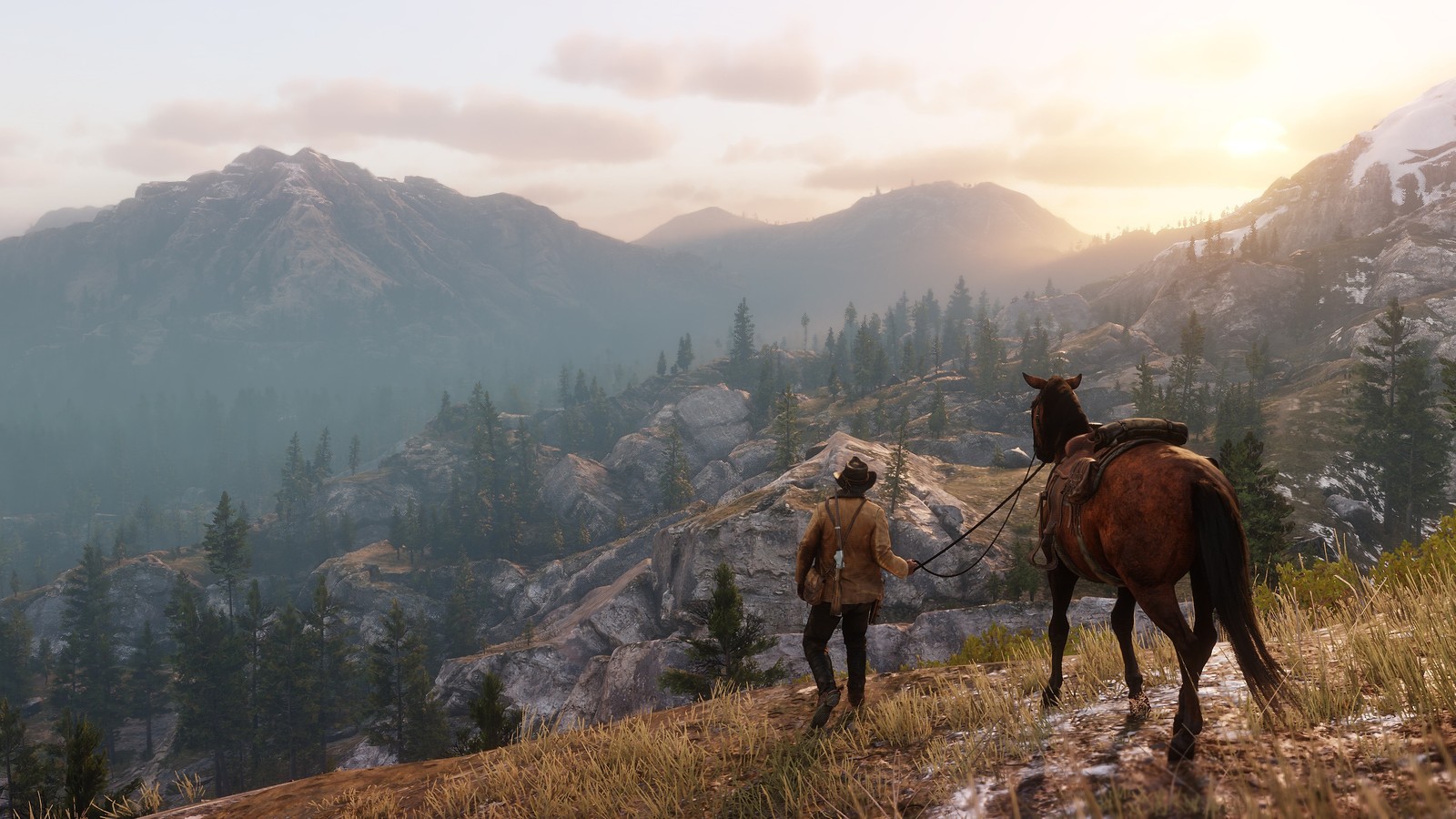 Un homme promenant un cheval dans une montagne avec une chaîne de montagnes en arrière-plan (cow boys, chevaux, microsoft, playstation, red dead redemption)