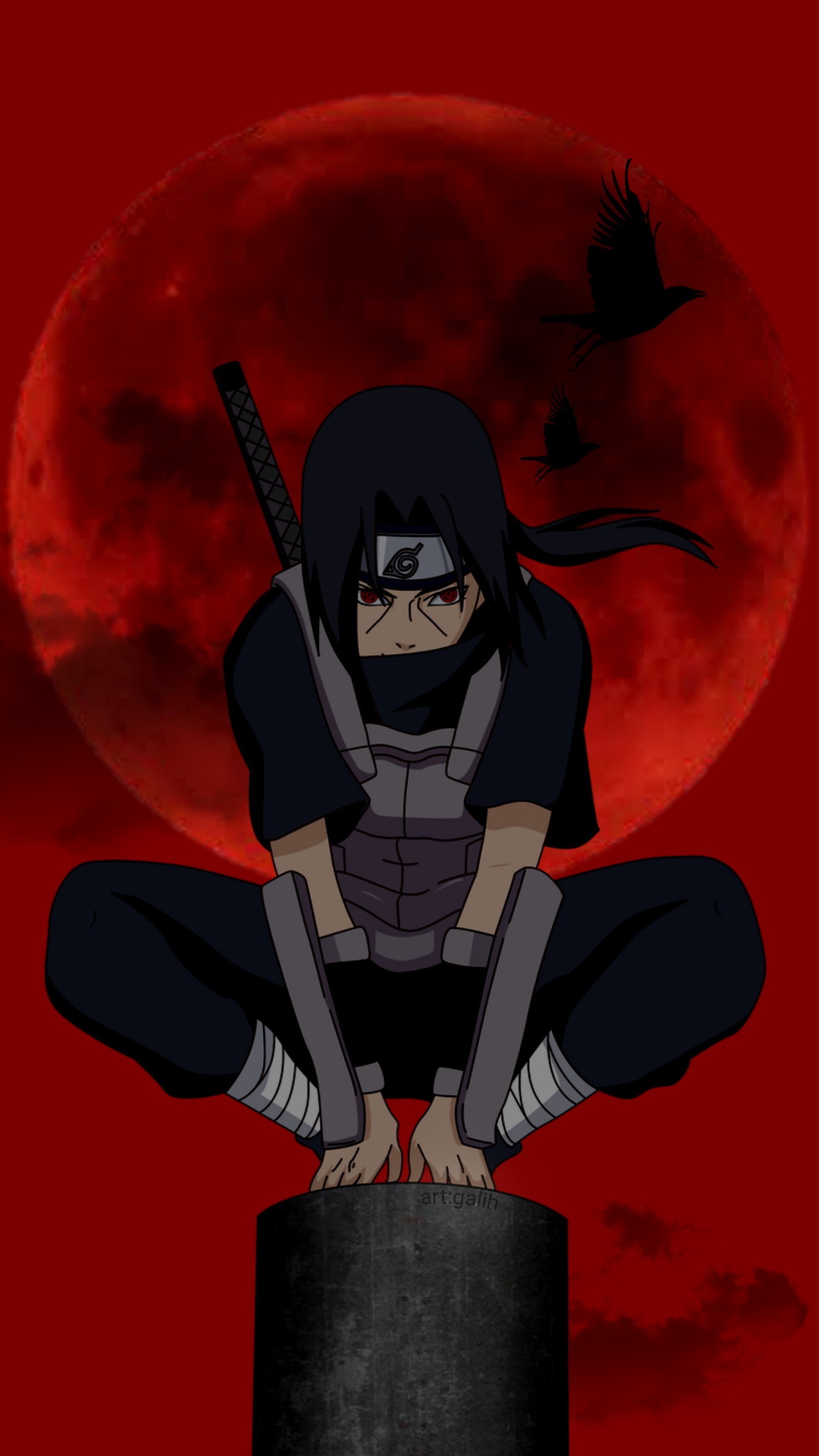 Anime-charakter sitzt auf einem pfosten mit einem vollen mond im hintergrund (anime, itachi, naruto shippuden)