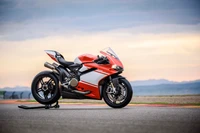 Ducati 1299 Panigale: Uma impressionante moto esportiva em uma paisagem serena