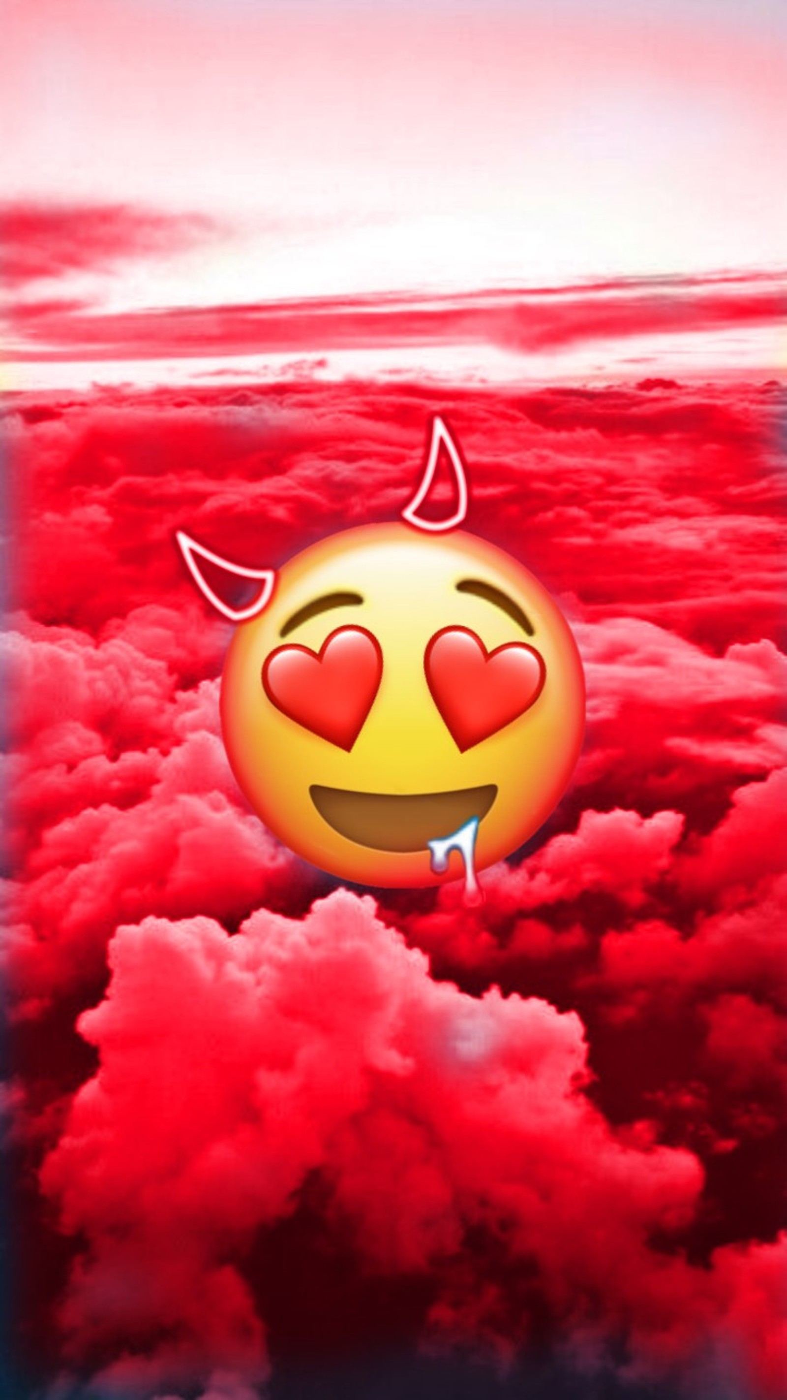 Um close de um rosto sorridente com corações no céu (céu, legal, diablo, emoji, emojis)