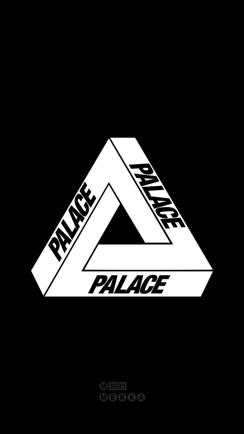 Черно-белое фото треугольника с надписью palace (бапе, bape, крутой, дрейк, drake)