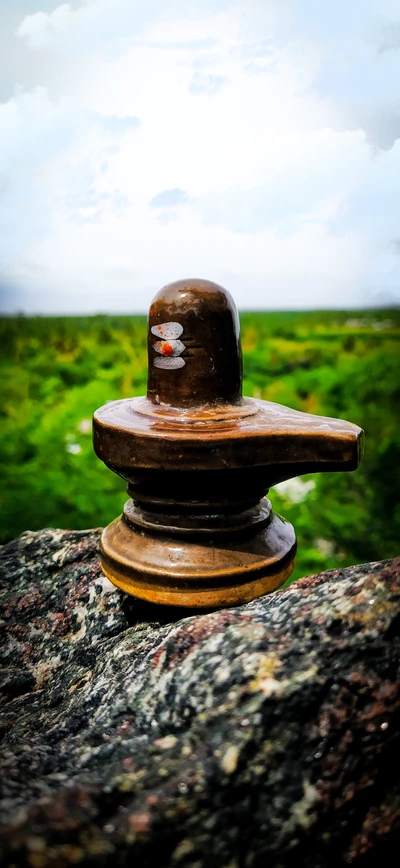 Lingam de Shiva, simbolizando o Senhor Shiva na natureza