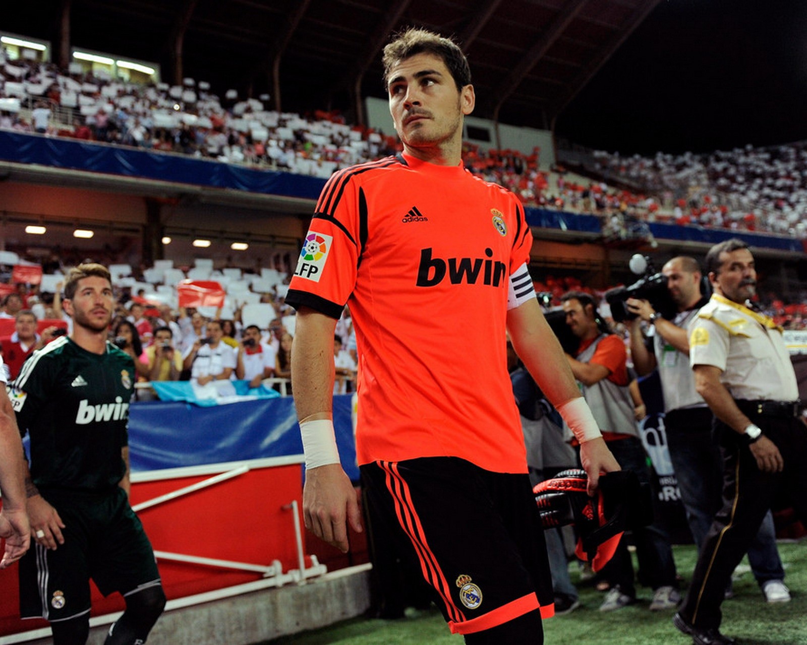 iker casillas, real madrid Download Wallpaper