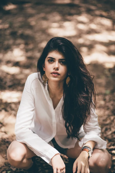 Sanjana Sanghi : Un portrait époustouflant d'une actrice de Bollywood dans la nature