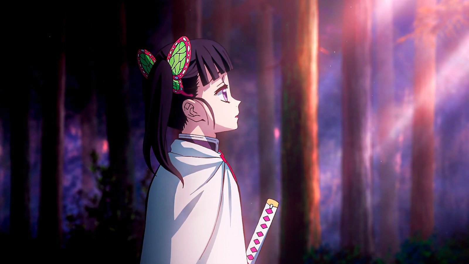 Anime-mädchen mit einem messer in der hand im wald (kanao tsuyuri, kimetsu no yaiba, dämonentöter kimetsu no yaiba, demon slayer kimetsu no yaiba, 鬼滅の刃)