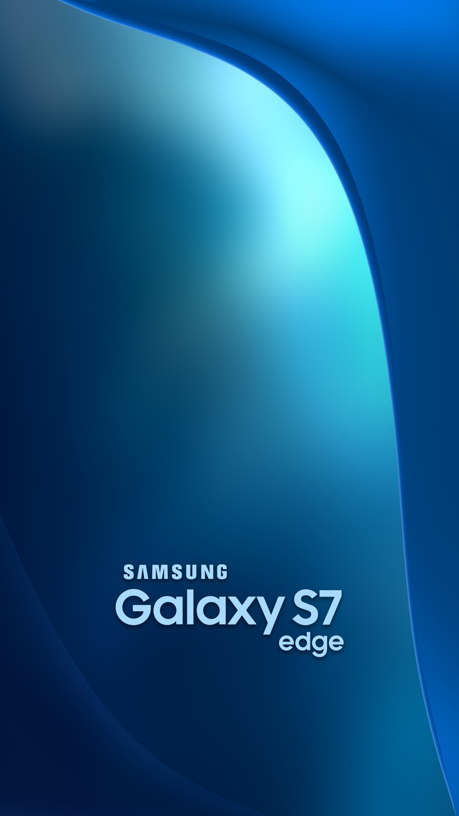 Un gros plan d'un téléphone samsung s7 edge sur fond bleu (abstrait, logo, plue, s5, s6)