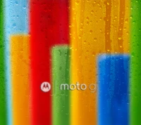 Lluvia de vidrio colorido con marca Motorola Moto G