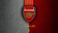 Emblem des FC Arsenal auf strukturiertem Hintergrund