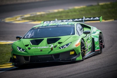 Lamborghini Huracan GT3 Evo Rennwagen auf der Strecke - 2021 5K Hintergrundbild