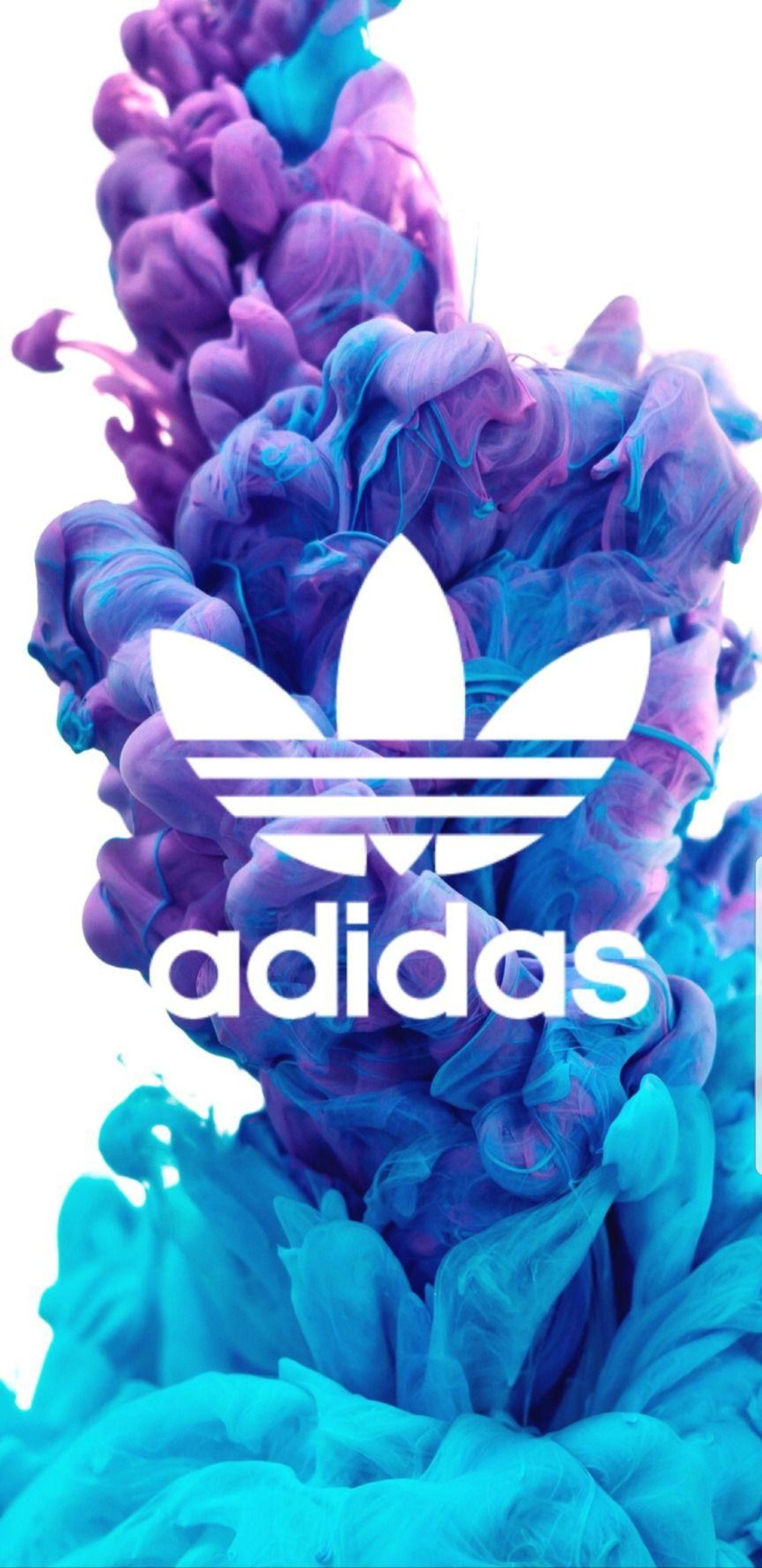 Adidas-logo vor einem hintergrund aus blauem und lila rauch (adidas, marke)