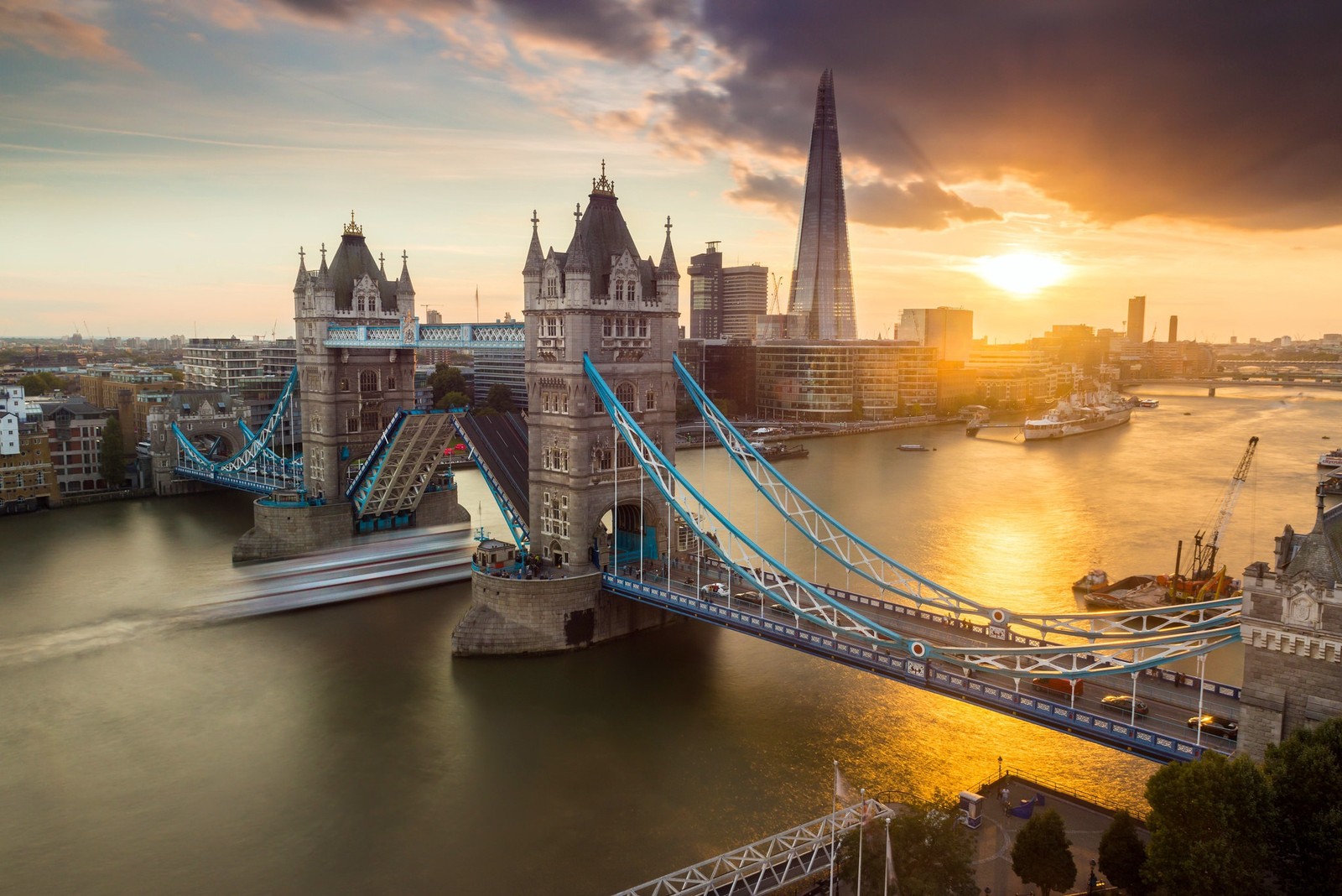 Скачать обои tower bridge, мост, городской пейзаж, город, достопримечательность