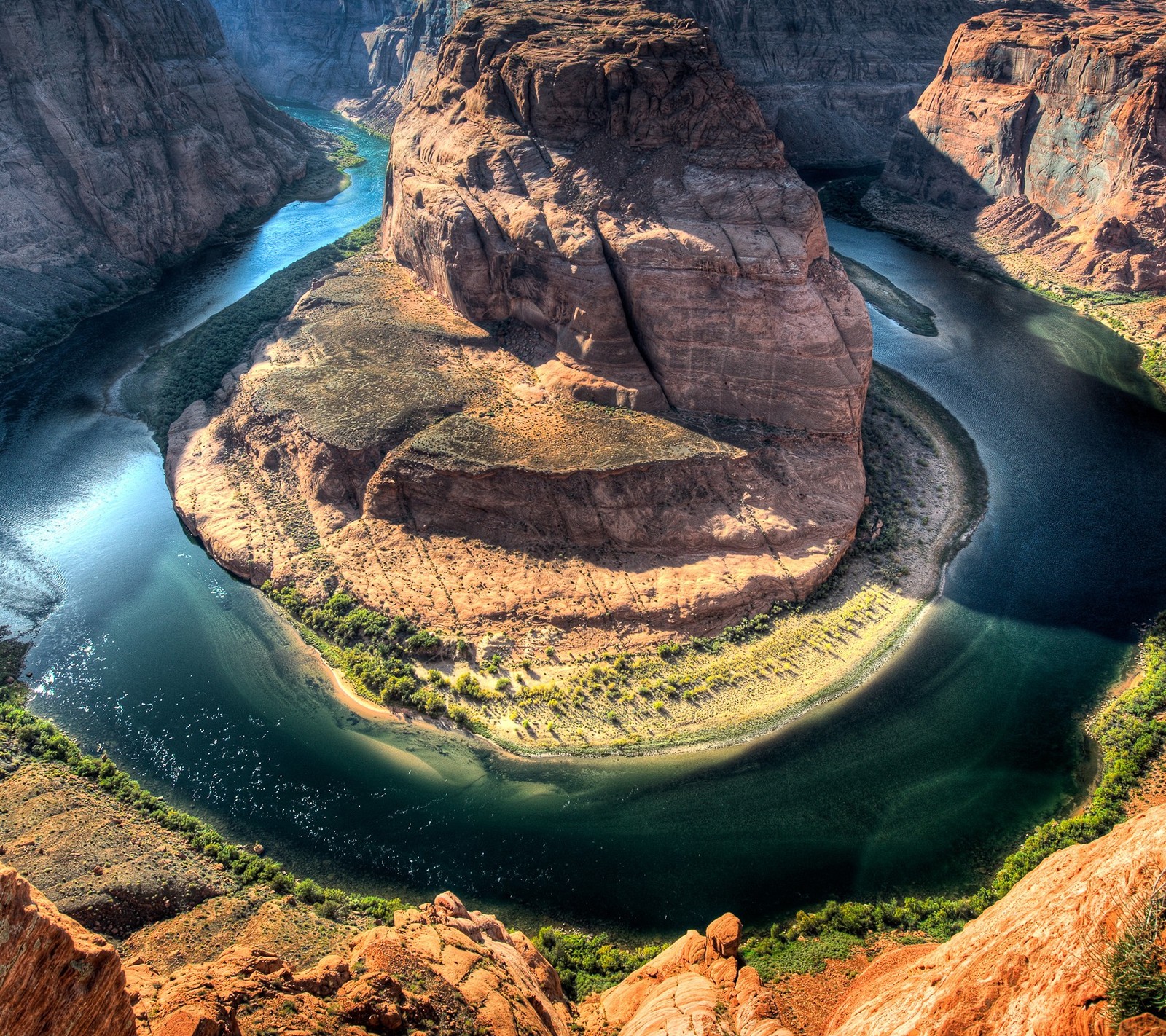 Vista panorâmica de um rio correndo através de um cânion no deserto (2015, bonito, natureza)