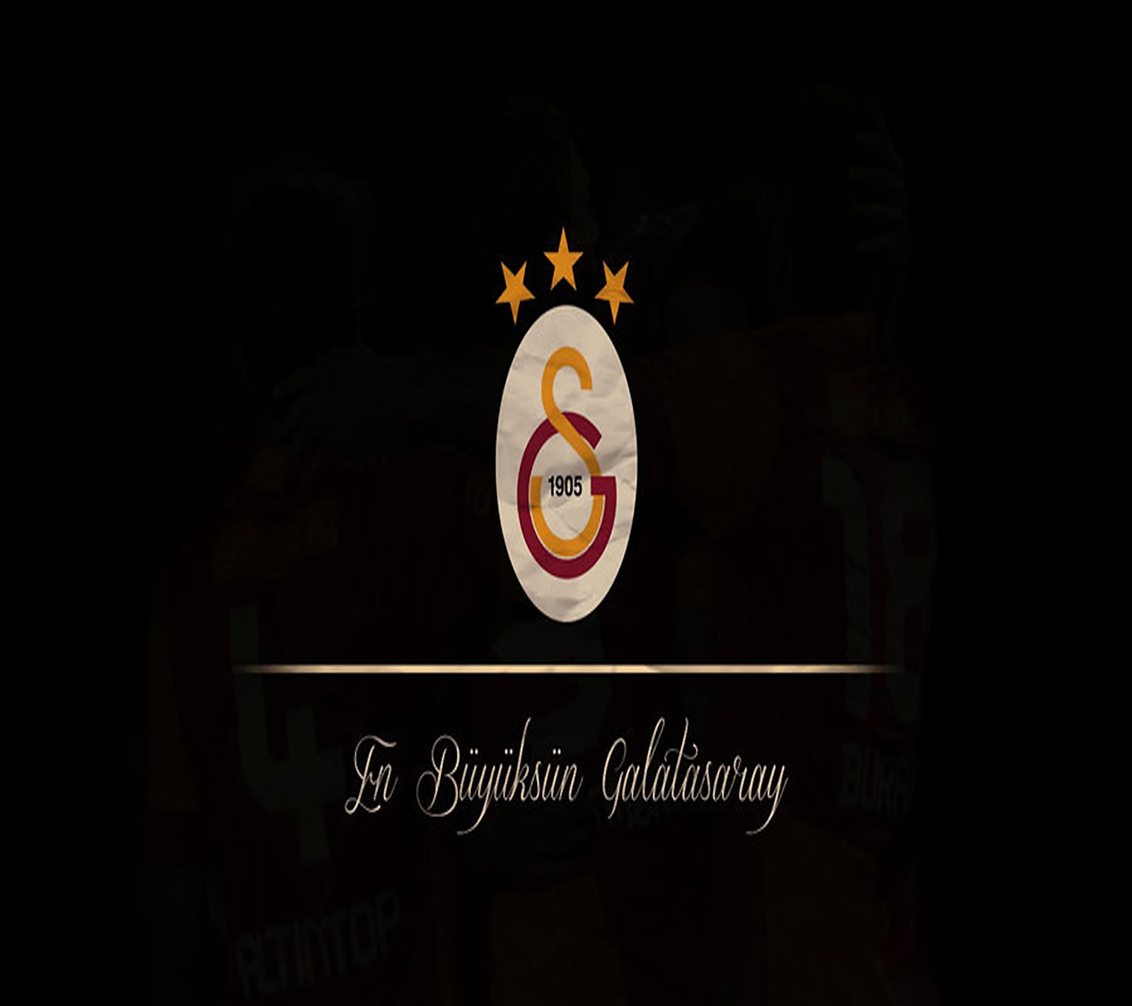 Близкий план логотипа на черном фоне со звездами (cimbom, galatasaray)