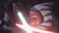 Ahsoka Tano em batalha com sabre de luz