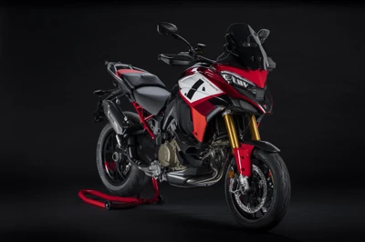 Ducati Multistrada V4 Pikes Peak 2022: Яркий красный и черный дизайн на темном фоне