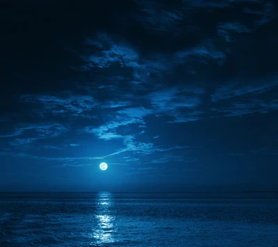 Reflets de la Lune Bleue sur la Mer