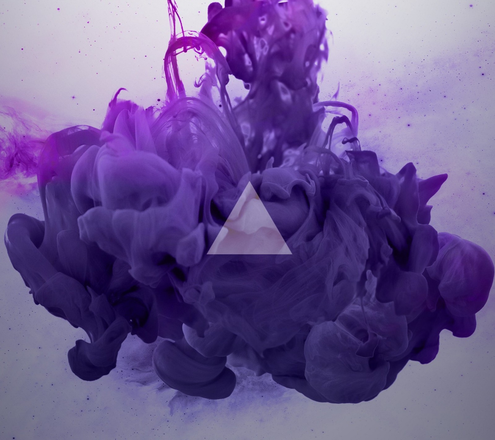 Purple ink in water with a triangle on top (abstract, android, best, epic, smoke)