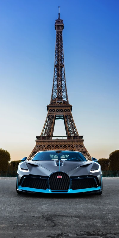 Bugatti Divo: Um supercarro luxuoso em frente à Torre Eiffel, Paris