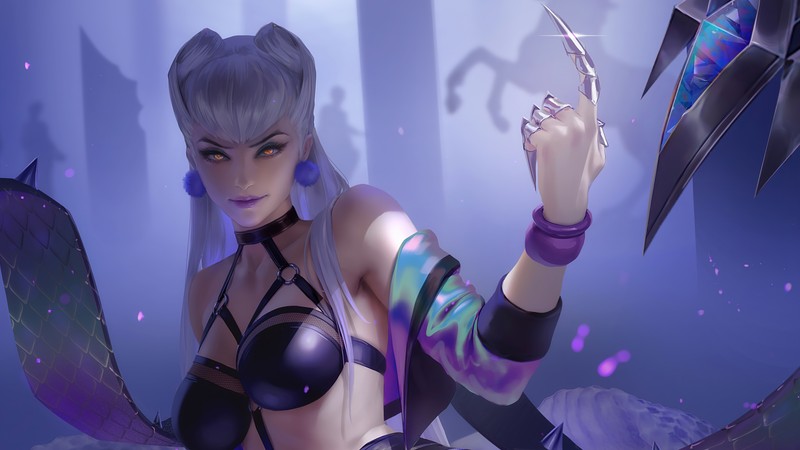 Крупный план женщины в бикини, держащей птицу (kda, evelynn, все на выход)