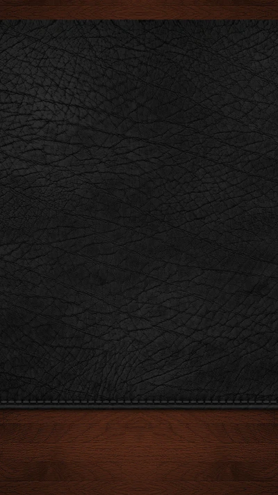 Textura de cuero negro retro sobre fondo de madera oscura