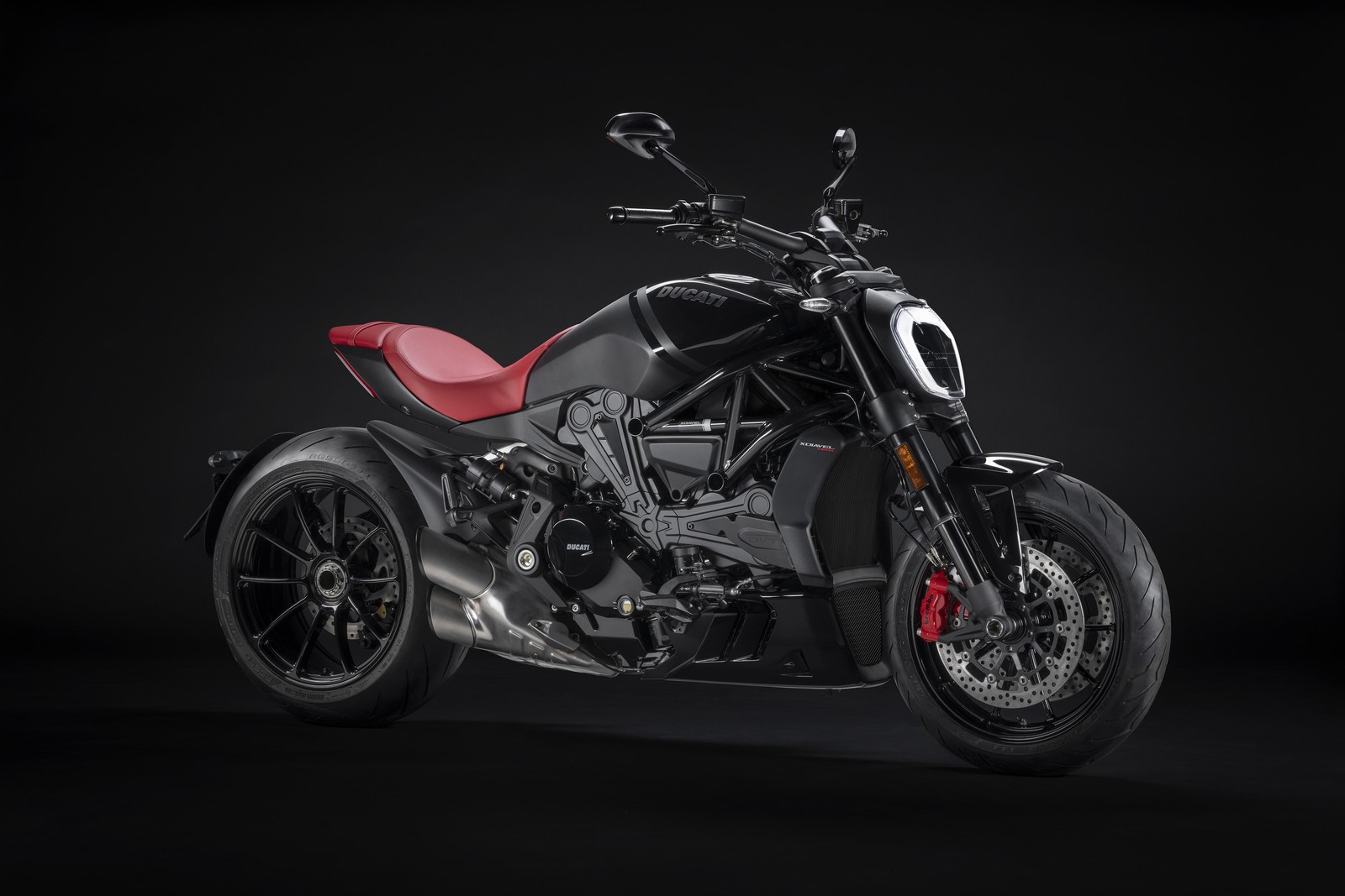 Скачать обои ducati xdiavel nera, тёмный фон, ограниченное издание, спортивный круизер, 2022