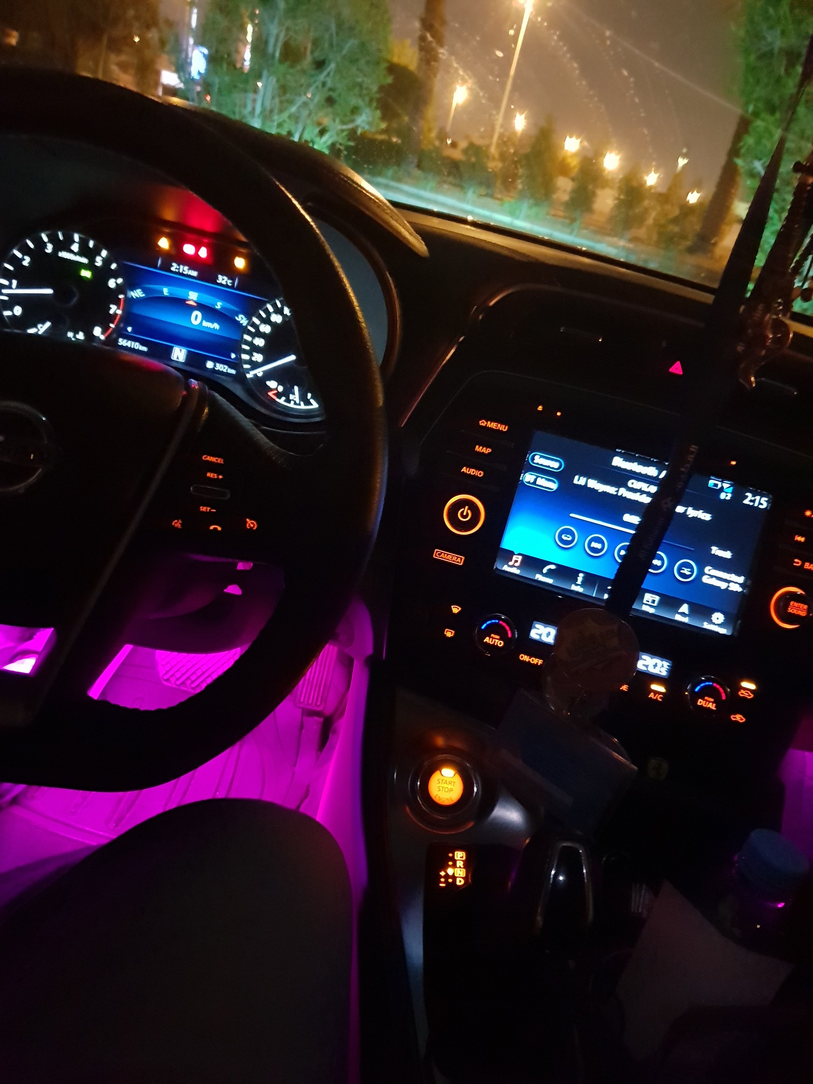 Descargar fondo de pantalla maxima, coche, interior, luces, iluminación ambiental