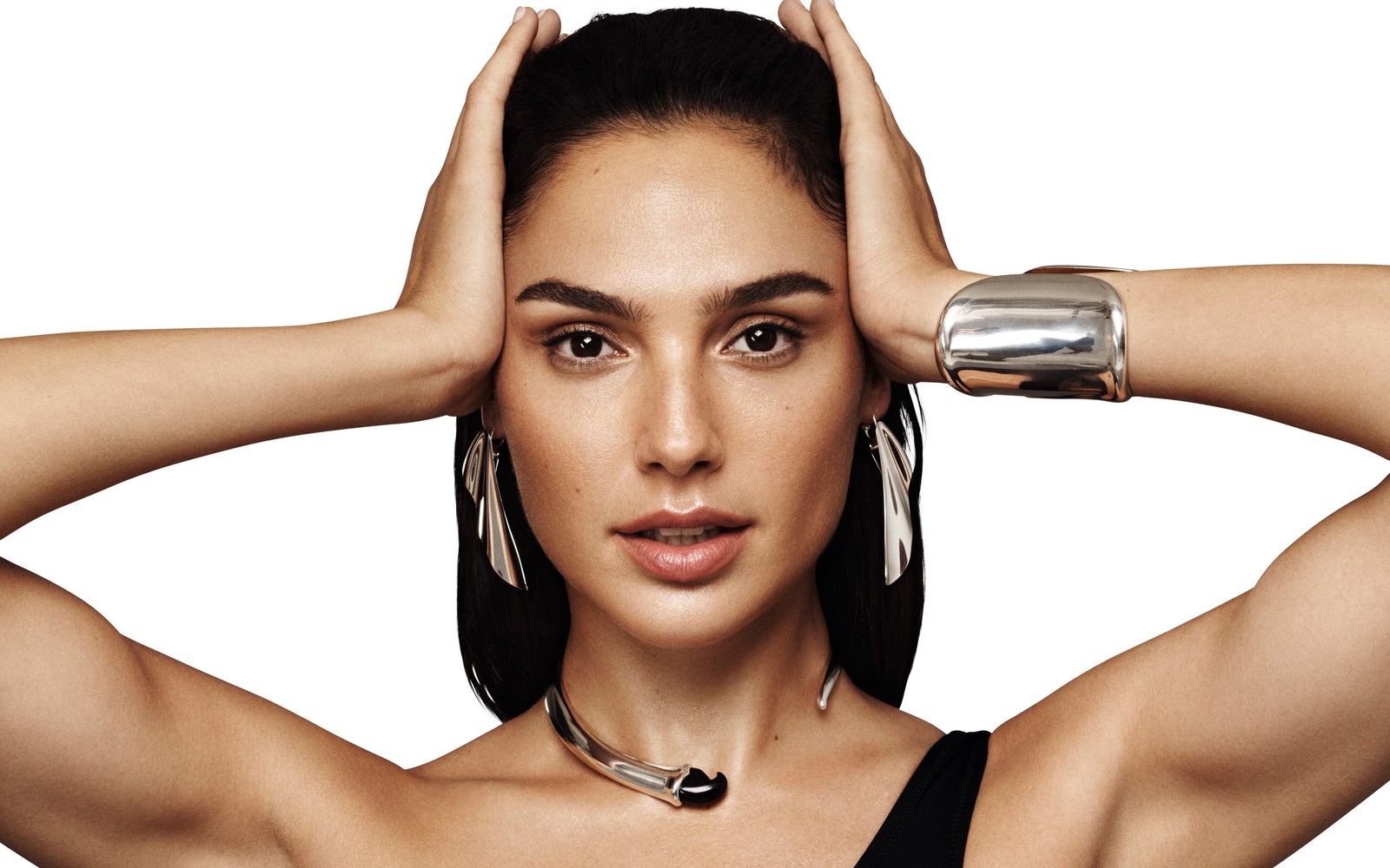 Araffe woman with a black top and silver bracelets on her neck (gal gadot, beautiful actress, people, 4k wallpaper)