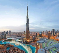 Atemberaubende Luftaufnahme des Burj Khalifa, Dubais ikonischem Turm