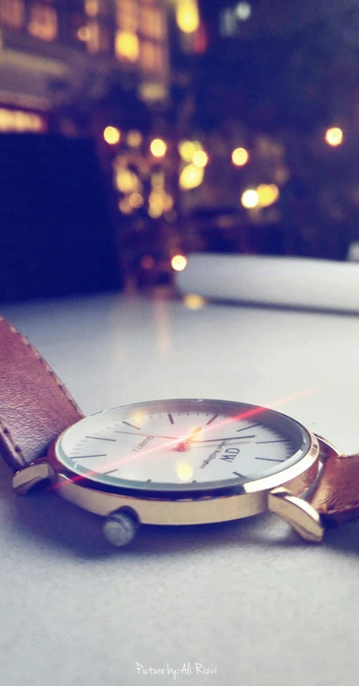 Reloj elegante con luces: Celebrando Eid Mubarak