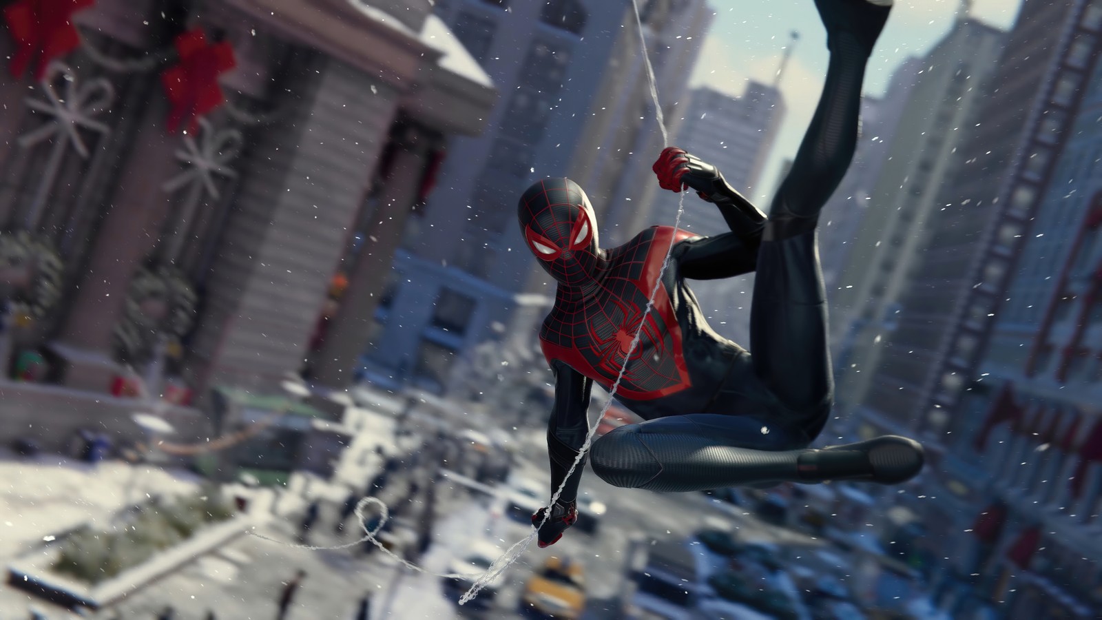 Spider-man dans un costume est suspendu à une corde dans une ville (marvels spider man miles morales, ps5, playstation 5, jeu vidéo, balançoire web)