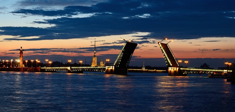 Арафатский мост с подъемным мостом, открывающимся ночью. (река нева, мост, вечер, река, сумерки)