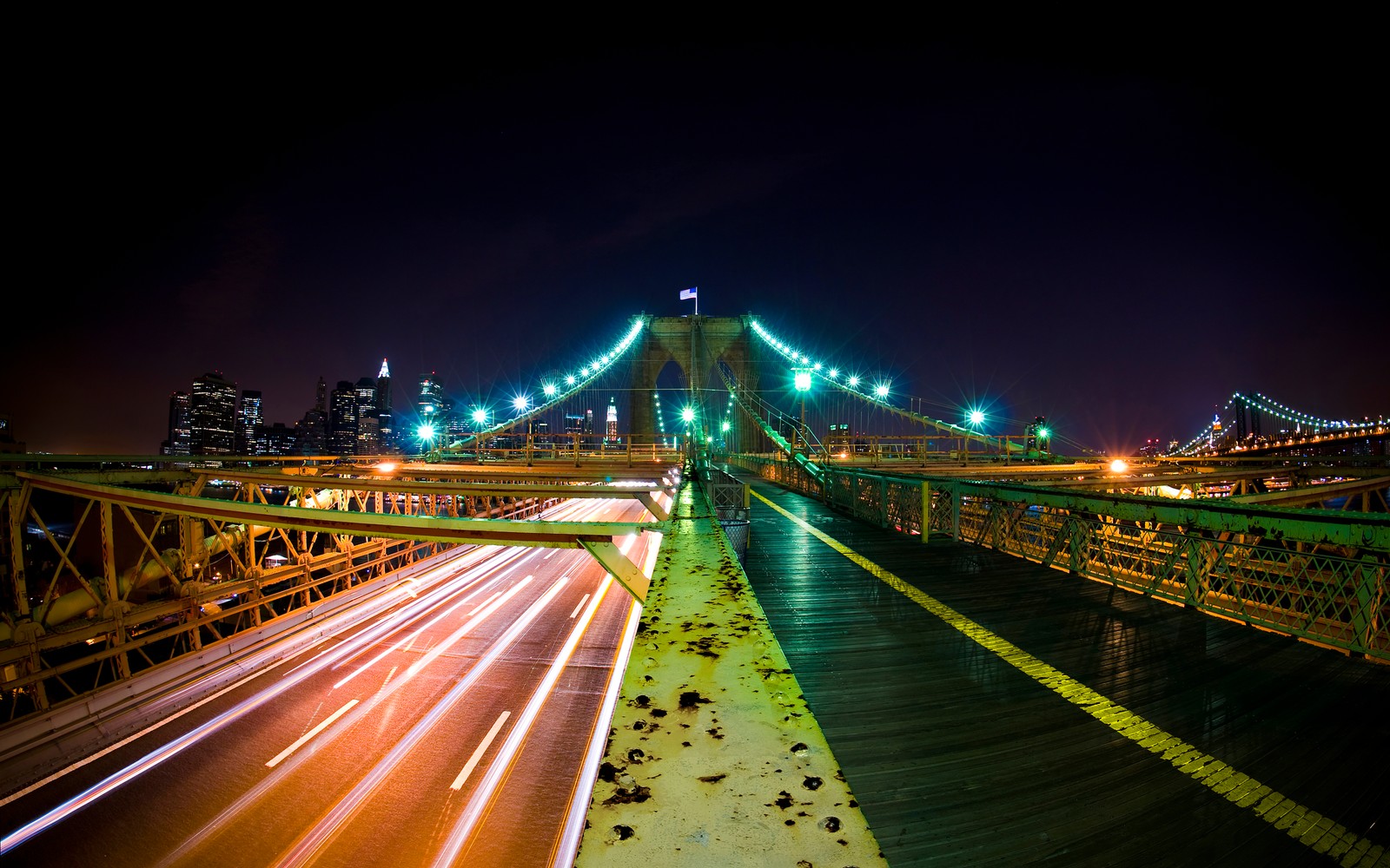 Arafed view of a bridge with cars driving on it at night (brooklyn bridge, cityscape, city lights, manhattan, brooklyn)