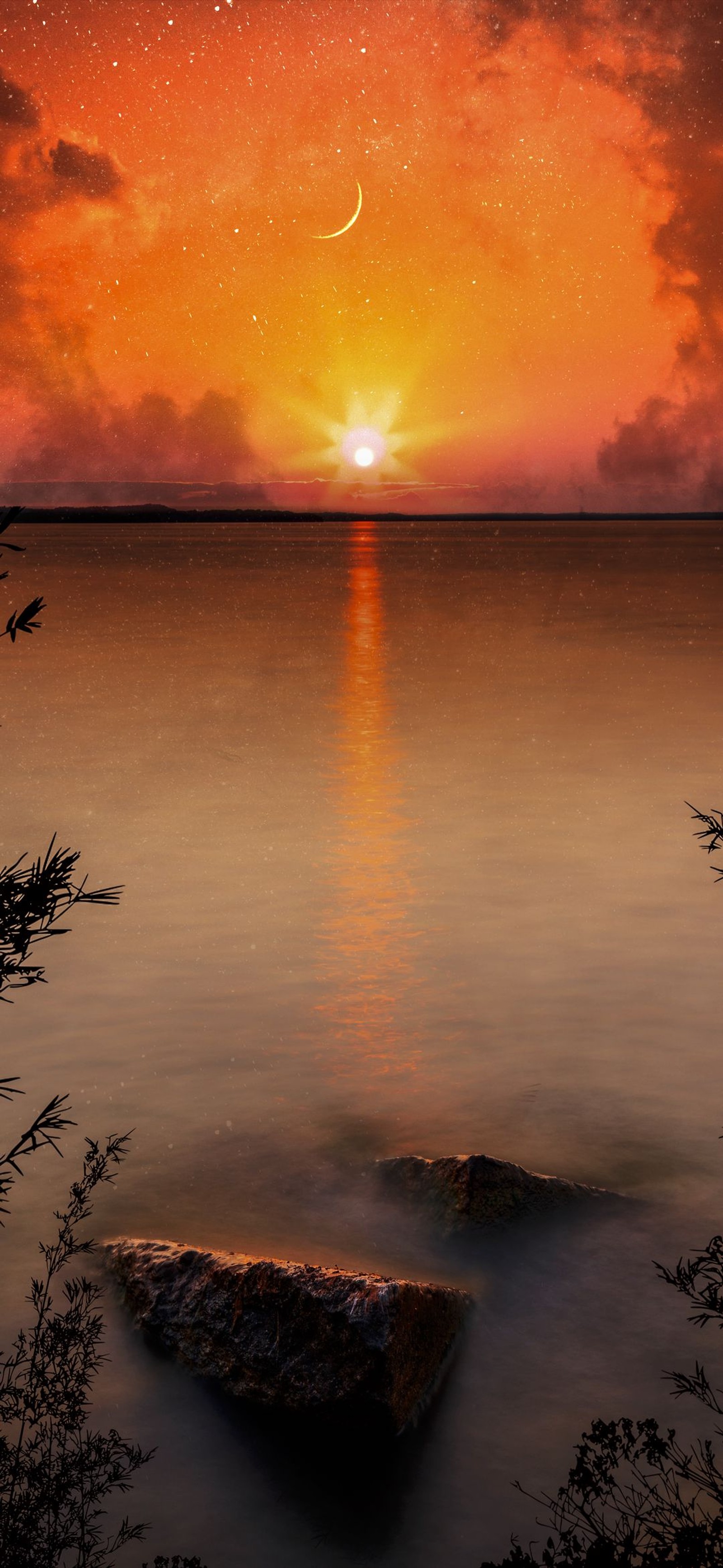 Coucher de soleil sur l'océan avec un croissant de lune et une étoile (réflexion, eau, nuage, ressources en eau, atmosphère)