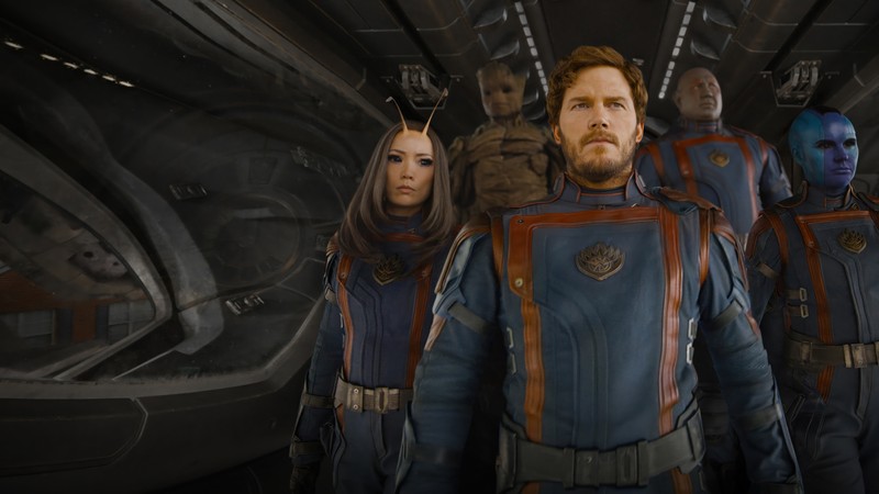 Группа людей в скафандрах стоит в туннеле (стражи галактики том 3, guardians of the galaxy vol 3, фильм, marvel, 2023)