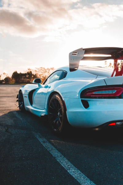 Éblouissant Dodge Viper : Une supercar sous le ciel