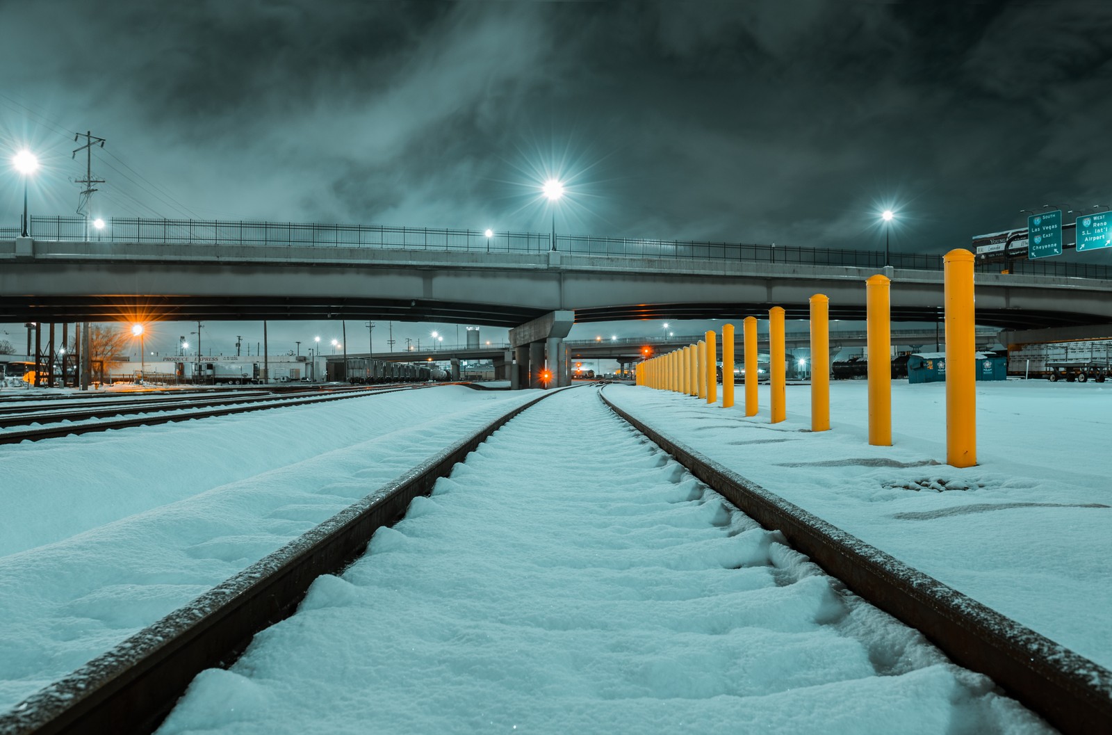 Téléchargez le fond d'écran neige, hiver, eau, gel, nuit