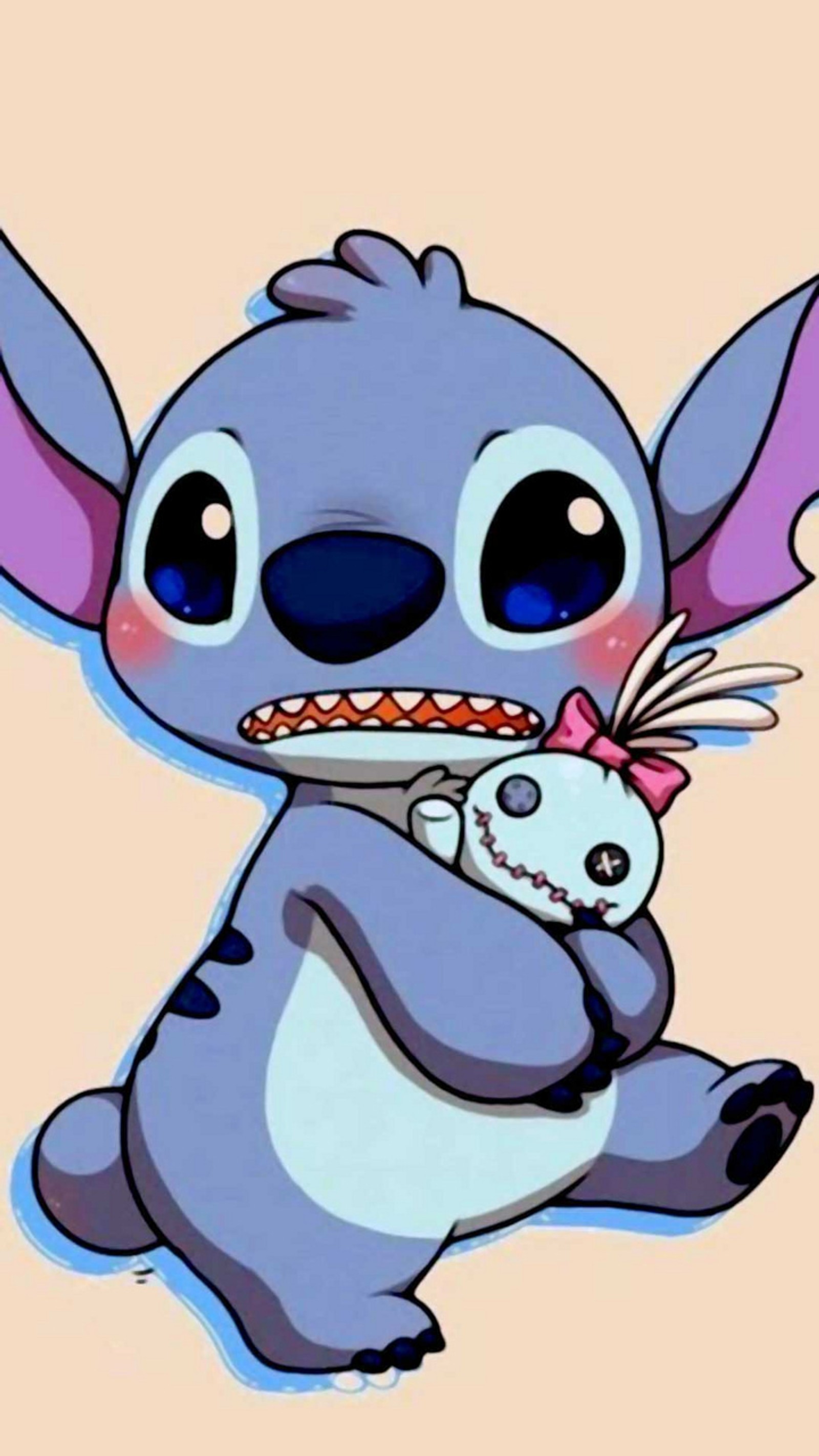 Um desenho animado de um pequeno stitch segurando um brinquedo de pelúcia (azul, rosa, stitch, stich)