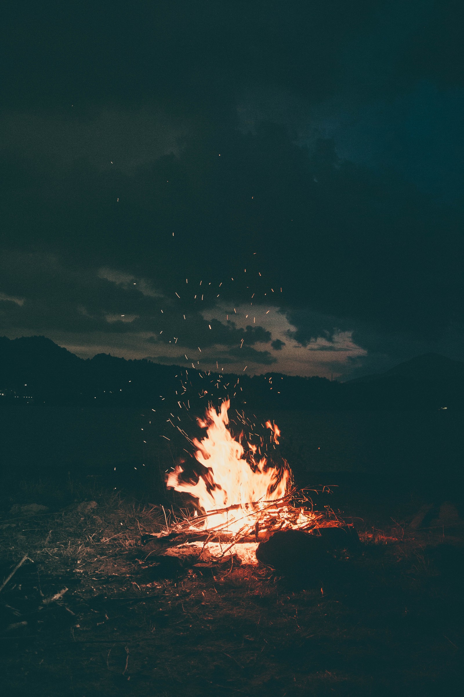 lights, campfire, night Download Wallpaper