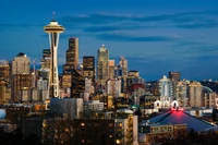 Horizonte de Seattle al anochecer con la icónica Space Needle