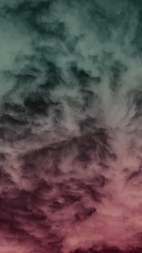 Céu assustador: Nuvens coloridas em HD