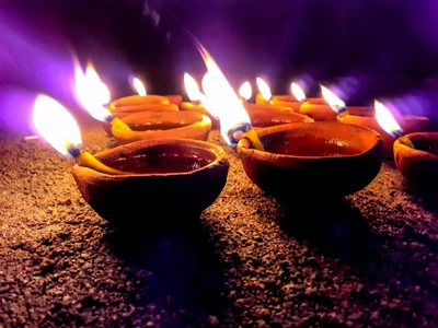 Diwali Diyas, die die Nacht erleuchten