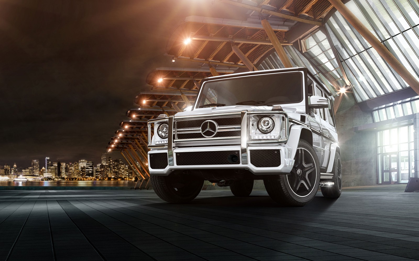 Un mercedes clase g blanco estacionado en un gran edificio (coche, mercedes benz g class, land rover, mercedes benz, rueda)