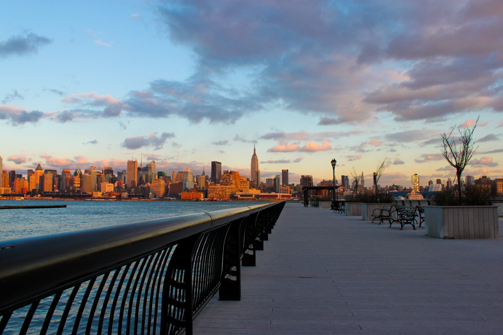 Lade new york, manhattan, wolke, skyline, stadt Hintergrund herunter