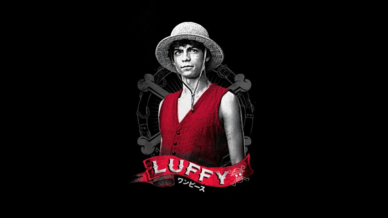 Крупный план человека в шляпе и красном жилете (inaki godoy as luffy, ван пис, one piece, сериал на netflix, черный фон)