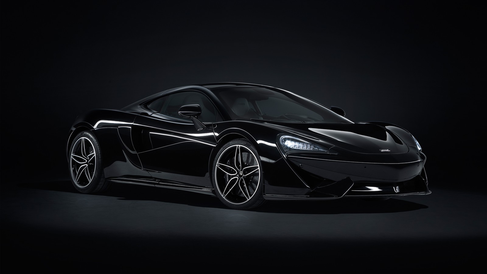 Скачать обои mclaren automotive, mclaren, король, суперкар, автомобильное освещение