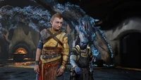 Atreus und Sindri in einer mystischen Umgebung aus God of War: Ragnarok.