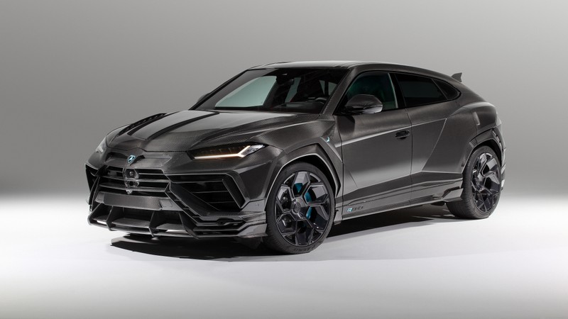 Lamborghini urus с черным капотом и черными колесами (topcar lamborghini urus revo carbon edition, 2024, 5k, машины, обои 4k)