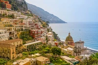 Vista cênica de Positano: uma vila costeira na Costa Amalfitana