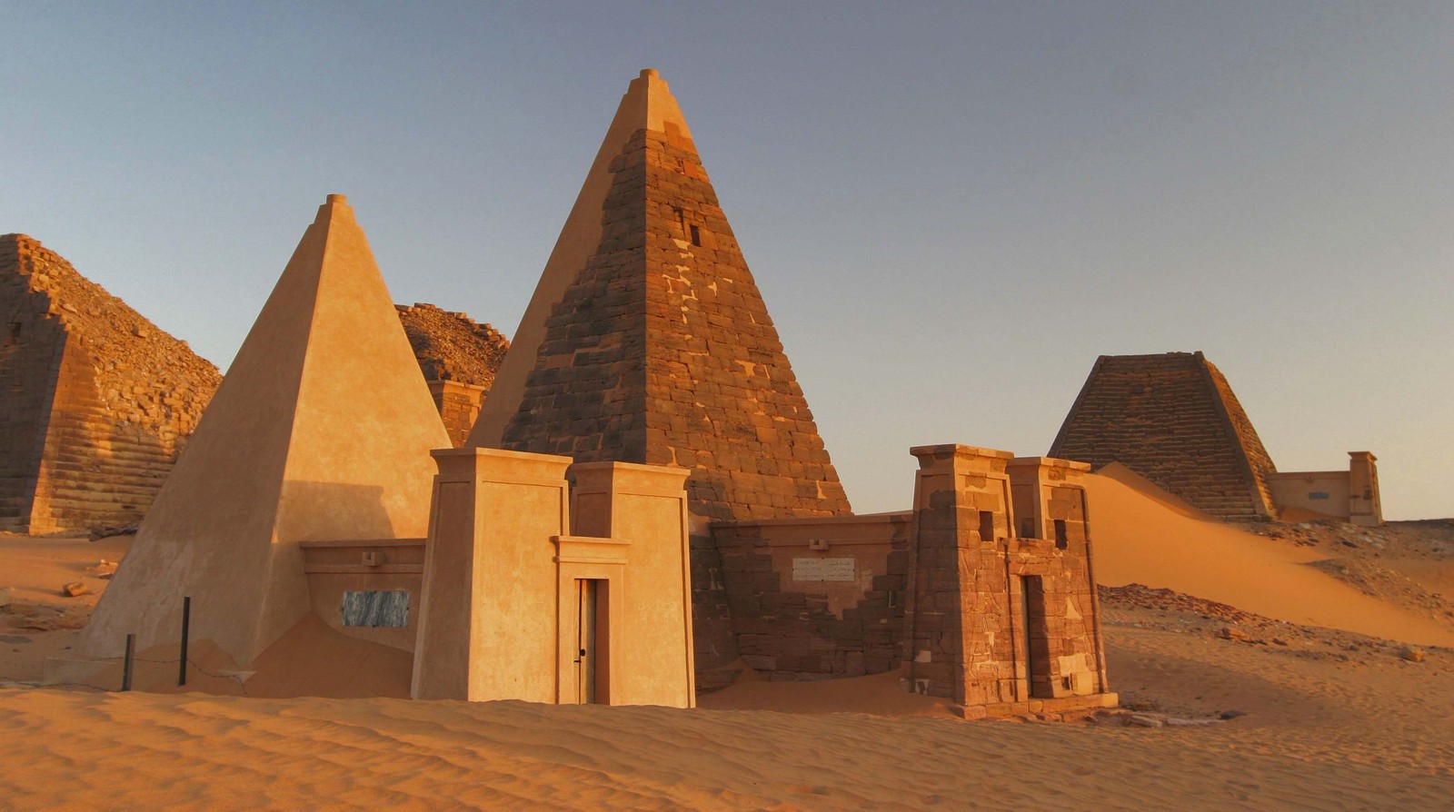 Téléchargez le fond d'écran nubia, nil, pyramides égyptiennes, pyramide, site historique