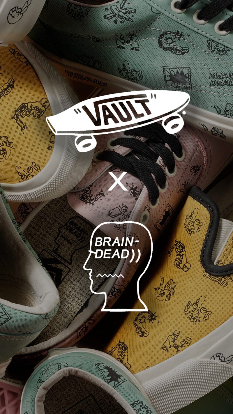 Много пар обуви с наклейкой на них (обувь, vans, кроссовки, nike, одежда)